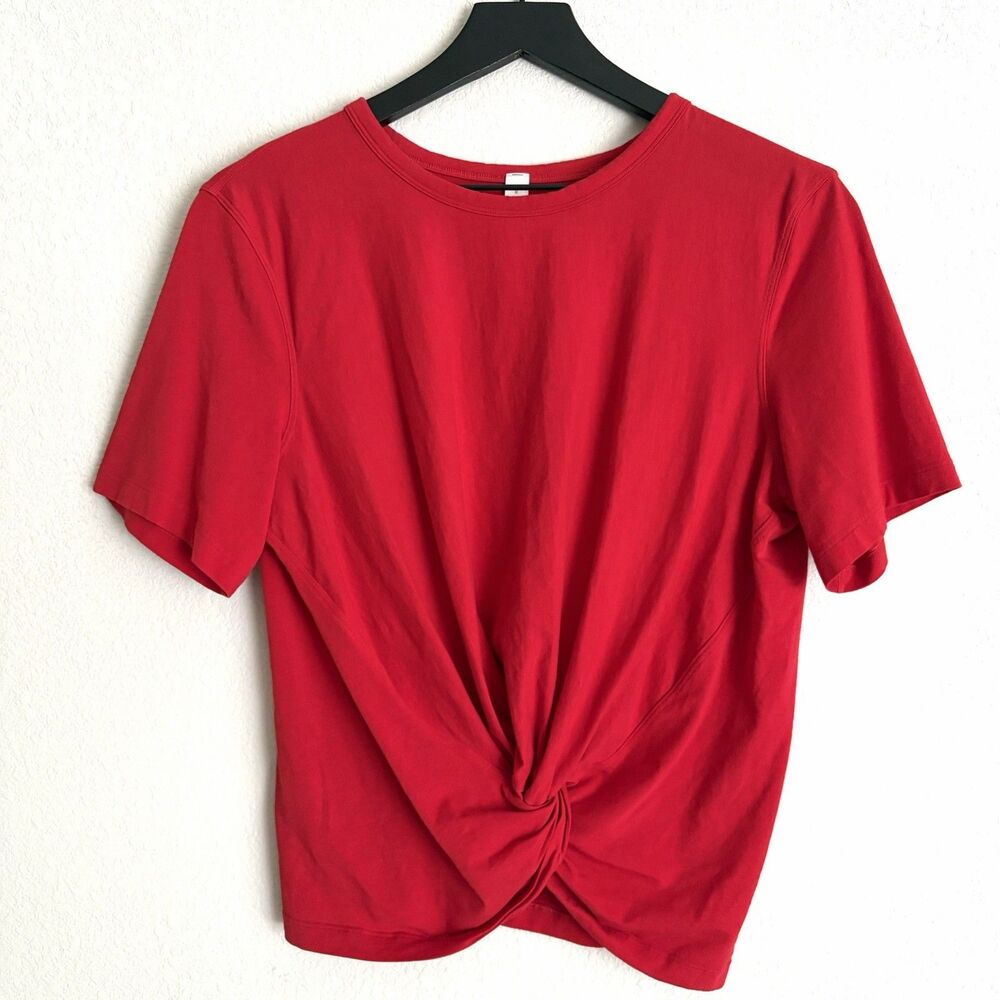 Lululemon Women’s Crescent Tee Size 8 Red
